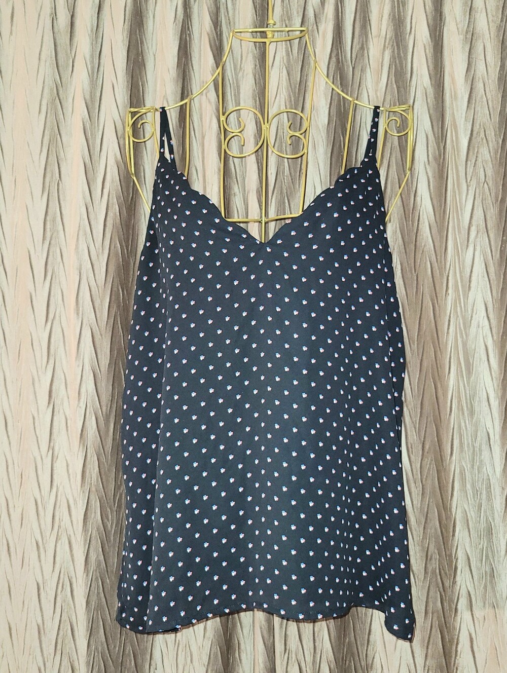 Socialite Women's Scalloped V-Neck Cami Tank Top, Ditsy Floral, Size M